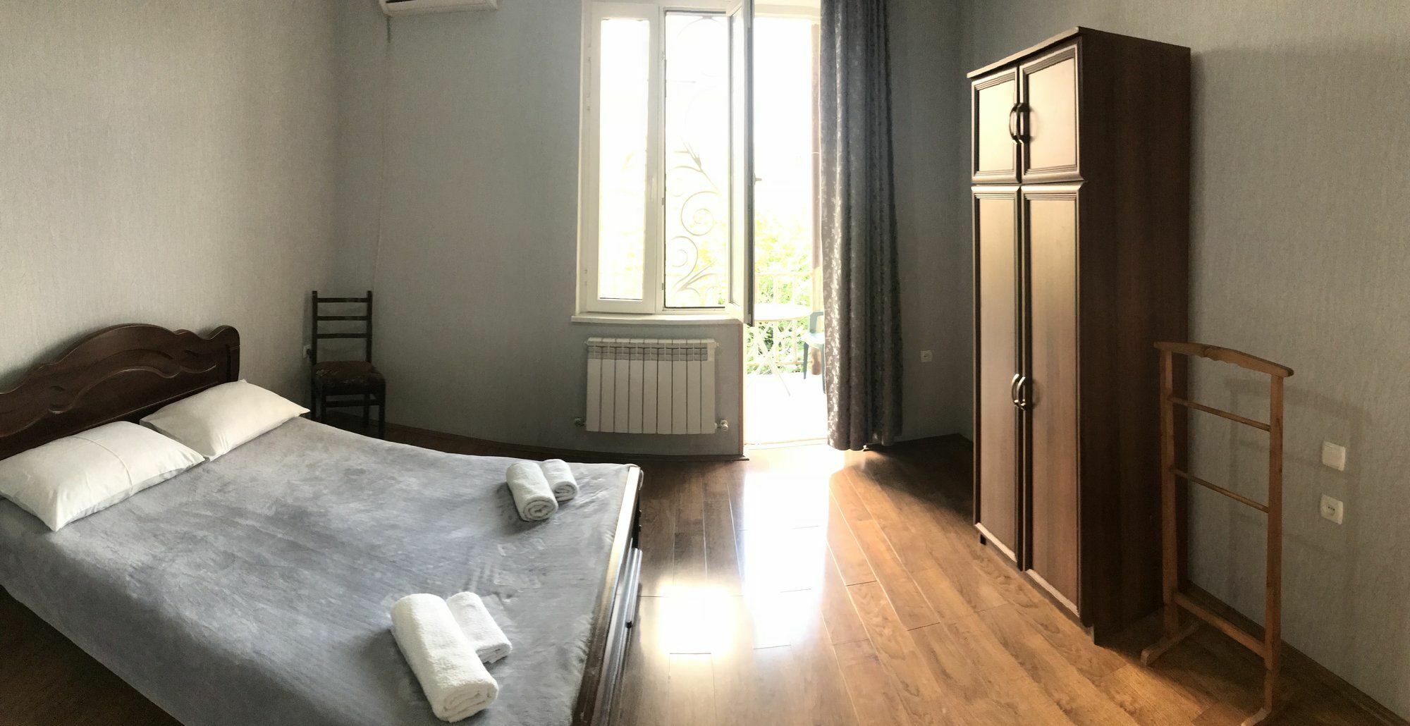 Bajo Guest House Kutaisi Bagian luar foto